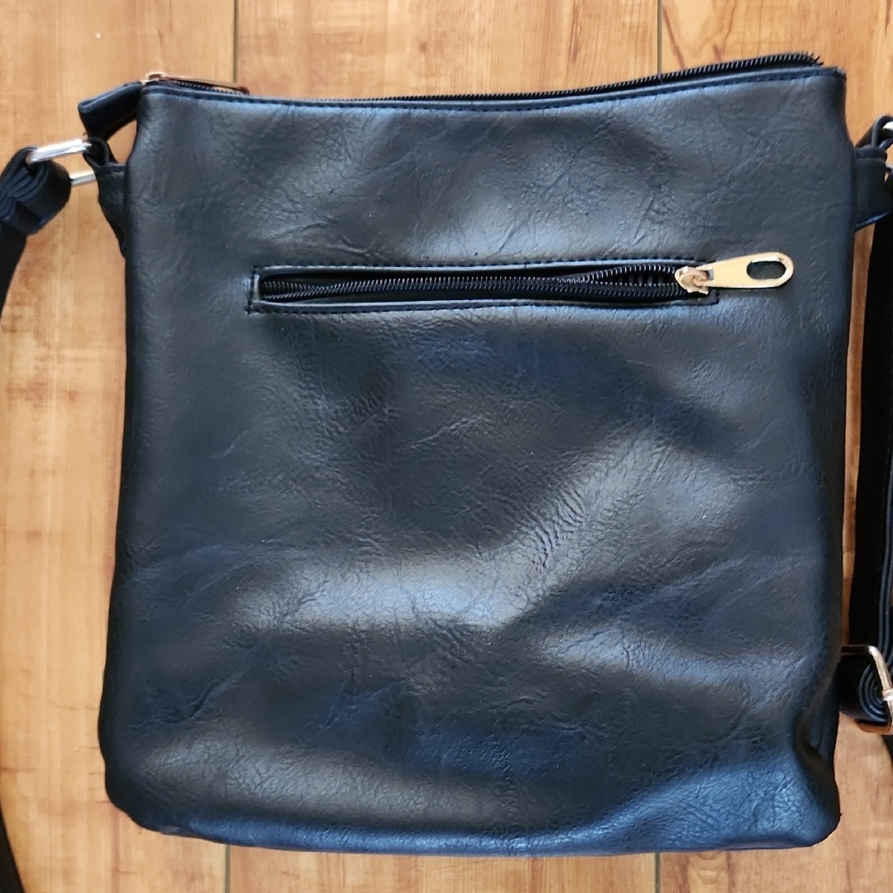 Black and Gold Crossbody Bag with Structured Design - Picture 7 of 8